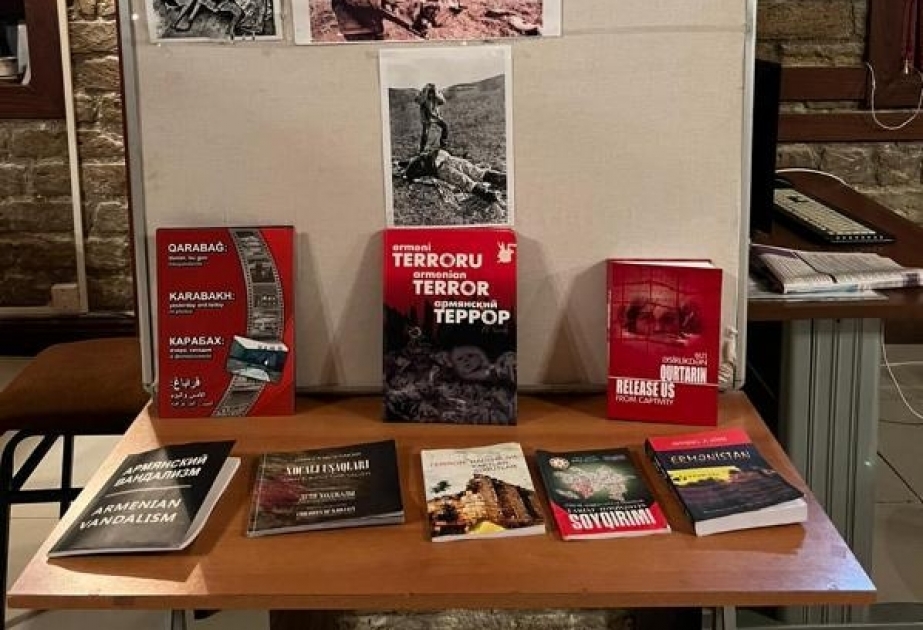 UNEC-də Xocalı hadisələrini əks etdirən kitab sərgisi və fotostend təşkil olunub