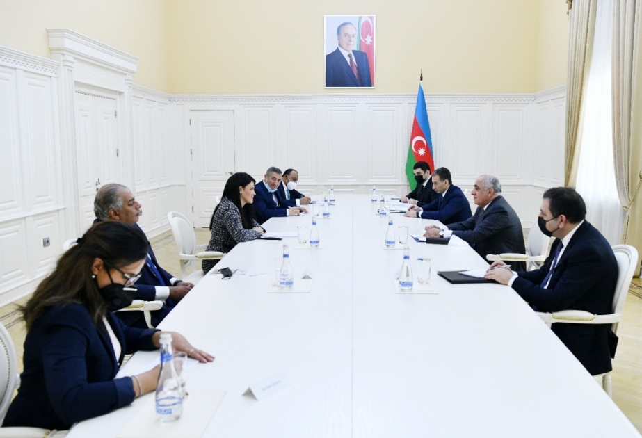 El Primer Ministro de Azerbaiyán se reúne con el Ministro de Cooperación Internacional de Egipto