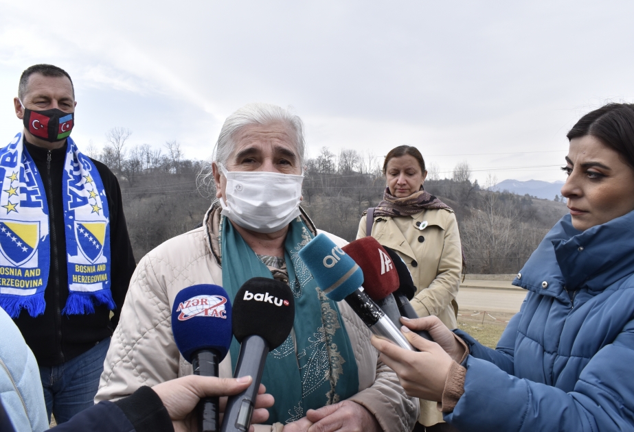 Представители НПО, представляющие жертв трагедии в Сребренице, совершили поездку в Шушу ФОТО