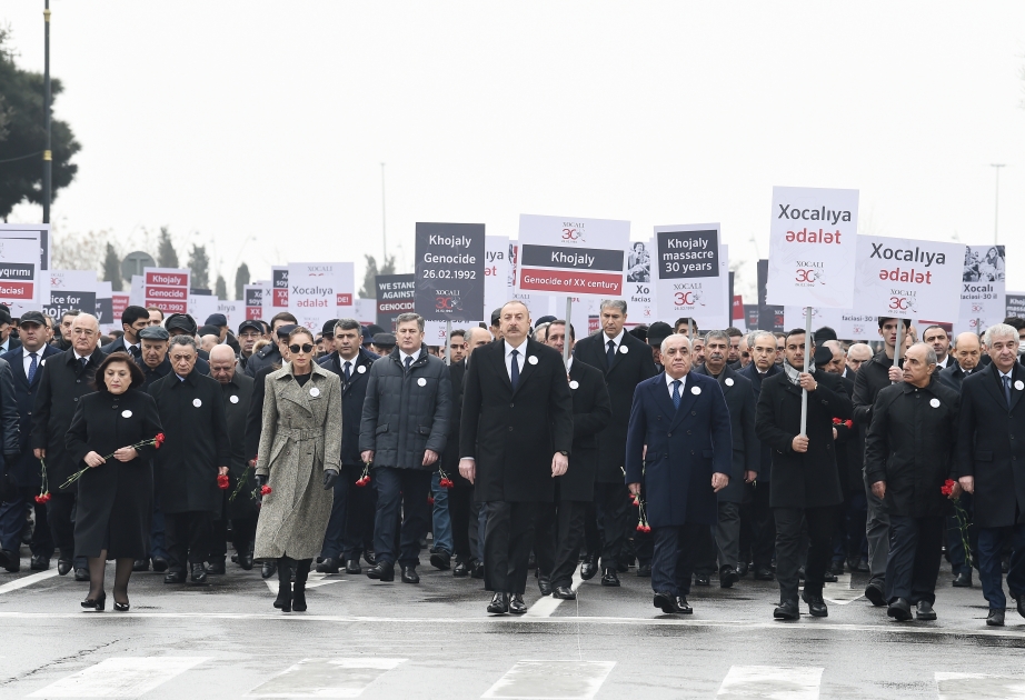 Bakou : une marche nationale s’est tenue à l’occasion du 30e anniversaire du génocide de Khodjaly Le président Ilham Aliyev et la première dame Mehriban Aliyeva ont participé à la marche nationale VIDEO