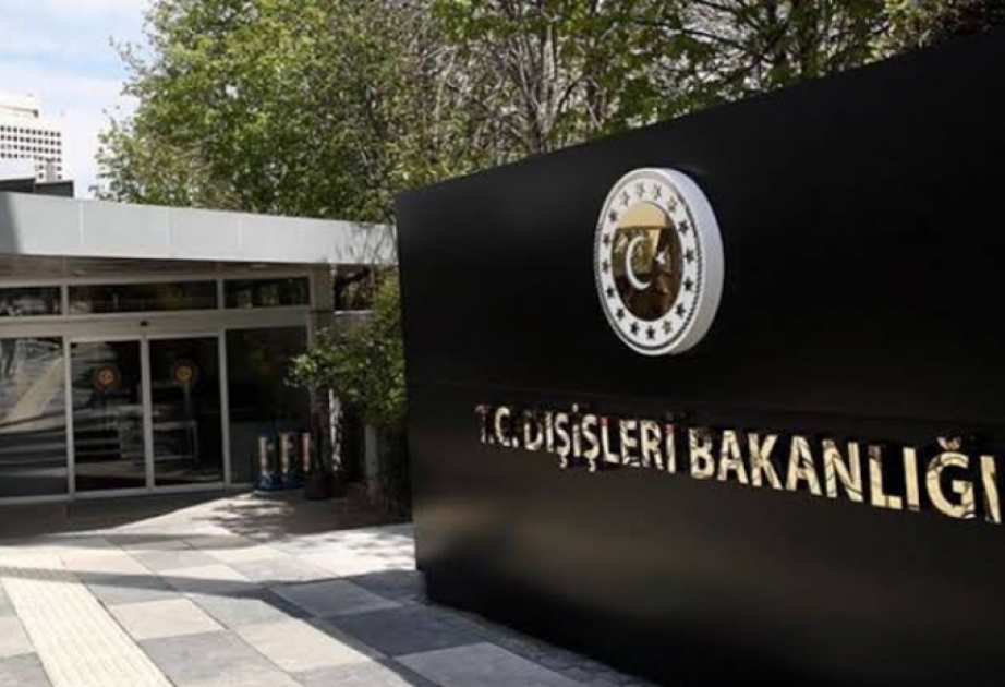 Türkiyə XİN: 30 il əvvəl dünyanın gözü qarşısında yaşanan vəhşiliyin səbəb olduğu yaralar hələ də təzədir