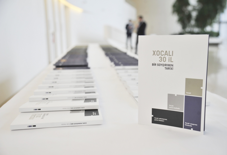 La presentación del libro "Joyalí 30 años: historia de un genocidio" y el portal "Khojaly today" se llevó a cabo en el Centro Heydar Aliyev