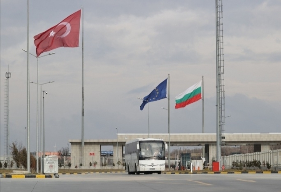 Первые автобусы с эвакуированными из Украины турками прибыли в Турцию