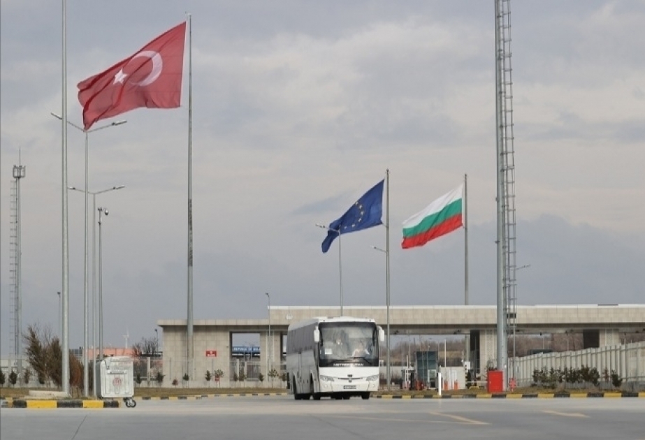 Turkish nationals evacuated from Ukraine arriving in Turkiye
