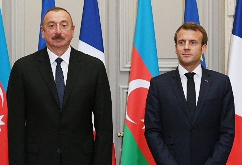 Präsident Ilham Aliyev telefoniert mit seinem französischen Amtskollegen