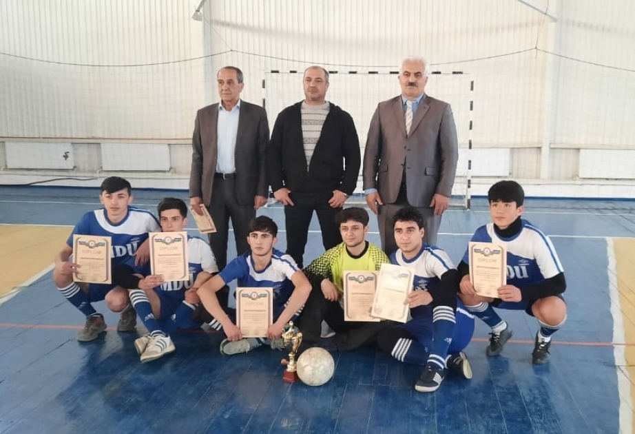 Mingəçevir Dövlət Universitetinin minifutbol komandası şəhər turnirinin qalibi olub