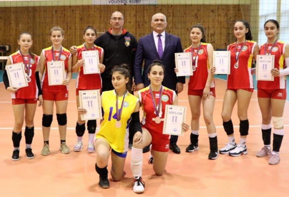 Завершился чемпионат Баку по волейболу среди девушек
