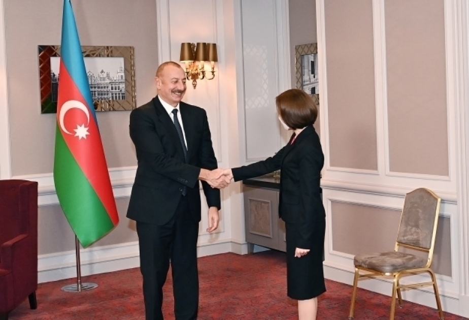 Präsidentin von Moldau telefoniert Präsident Ilham Aliyev