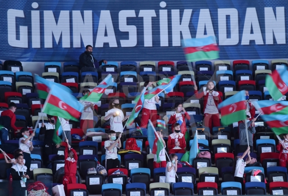 Bolqarıstanlı gimnastlar Bakıda çıxışlarını “Sən gəlməz oldun” kompozisiyası ilə təqdim ediblər