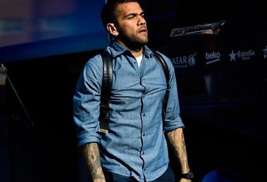 Barcelona to exercise Dani Alves contract option