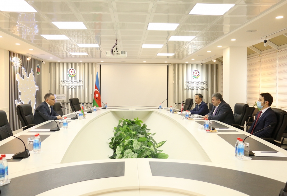 Turquía y Azerbaiyán discuten proyectos conjuntos de apoyo a las PYMEs