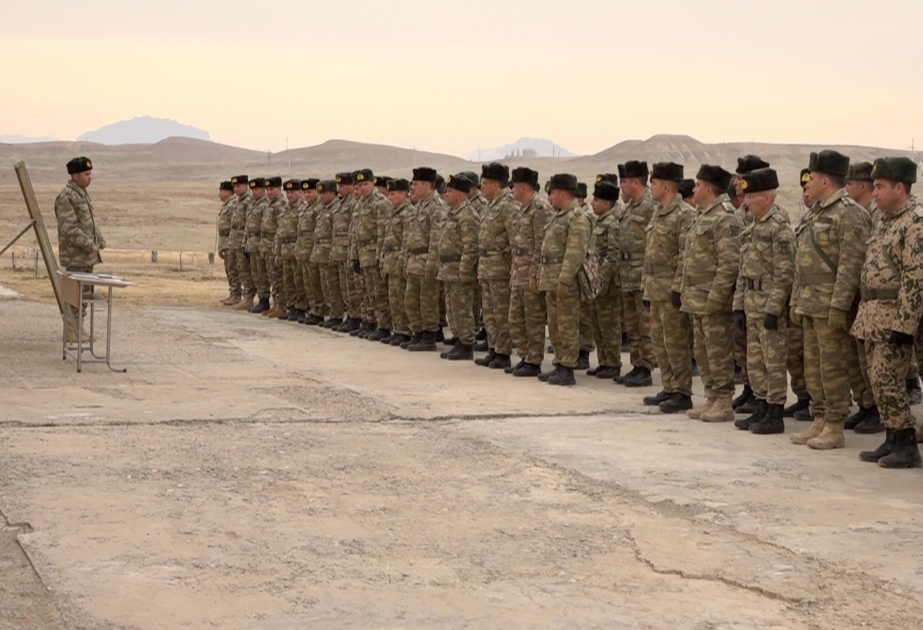 Clases de formación de mando en las tropas de guarnición de Najchiván