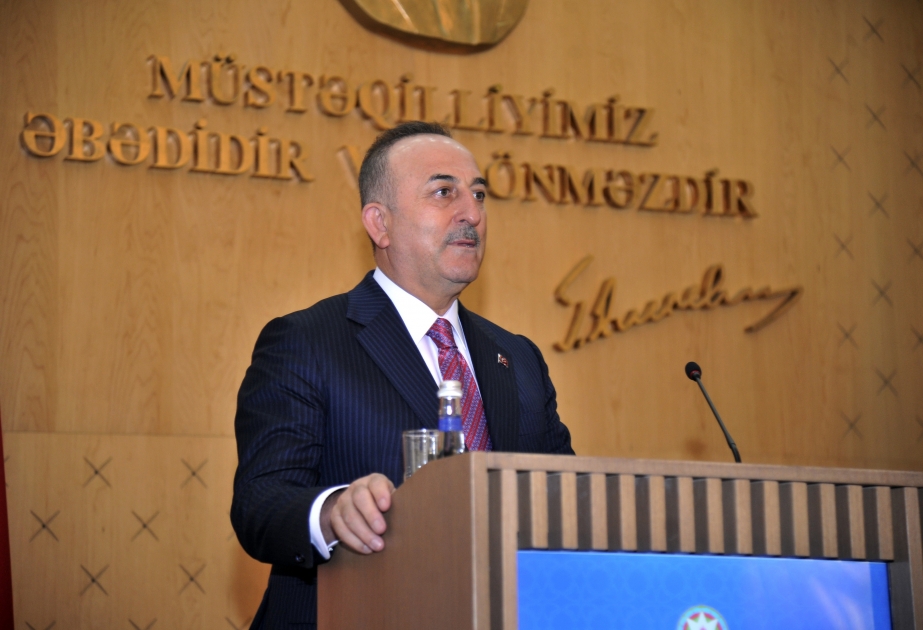 Mevlüt Çavuşoğlu: “Turquía apoya la propuesta de Azerbaiyán de firmar un acuerdo de paz integral con Armenia”