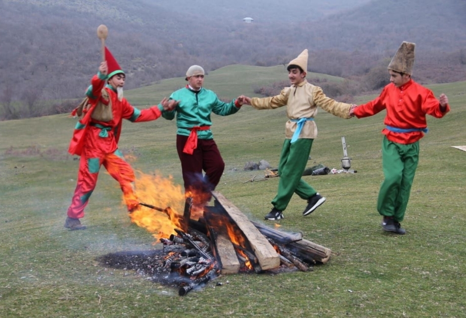 Heute feiert Aserbaidschan dritten Luft-Dienstag von Novruz