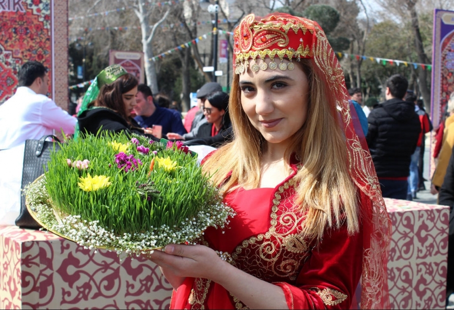 Azerbaiyán celebra hoy el tercer martes en vísperas de la fiesta Novruz -"Yel Chershenbesi"