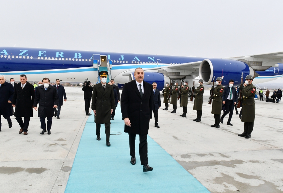 Prezident İlham Əliyev Türkiyəyə işgüzar səfərə gəlib VİDEO