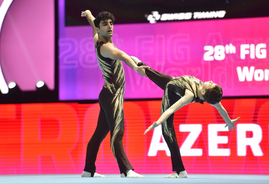Kişi cütlüyümüz Bakıda keçirilən akrobatika gimnastikası üzrə dünya çempionatında temp hərəkətində proqramını təqdim edib