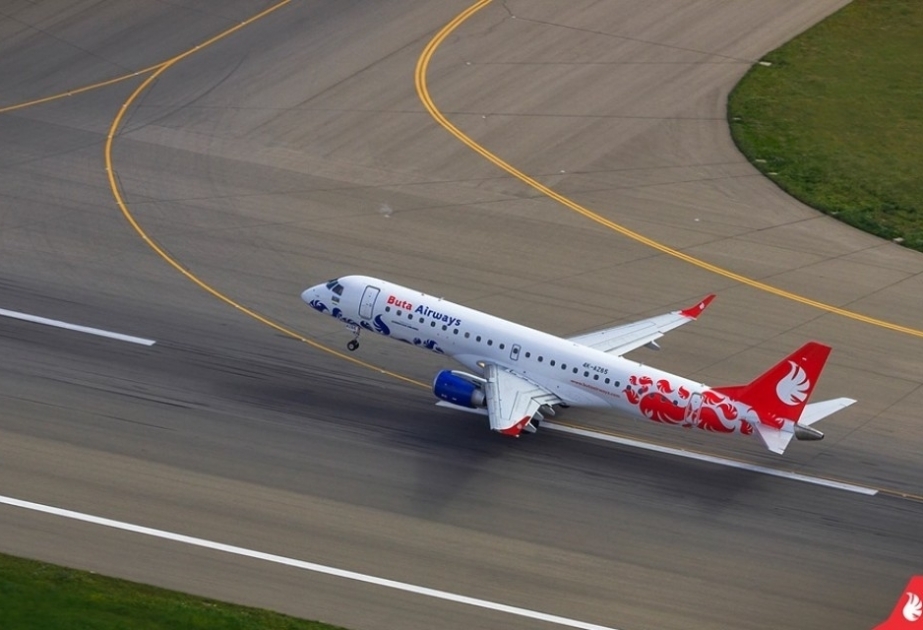 Летевший из Баку в Стамбул самолет в связи с неблагоприятными погодными условиями приземлился в Анкаре