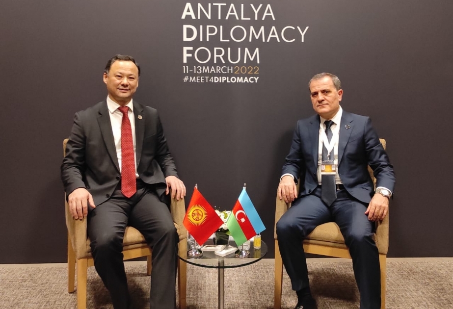 لقاء بين وزيري خارجية أذربيجان وقيرغيزستان في أنطاليا