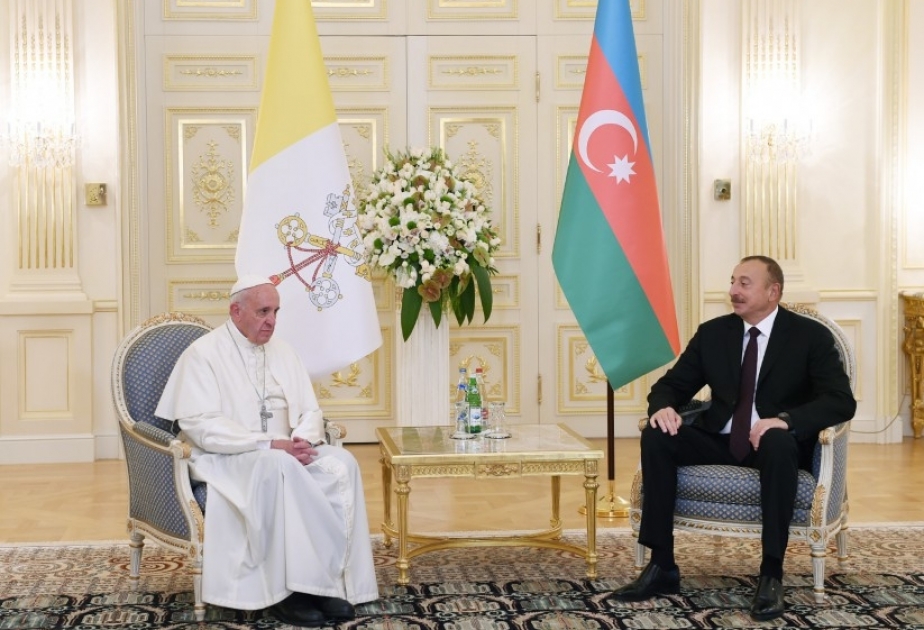El presidente Ilham Aliyev envia una carta de felicitación al Papa Francisco