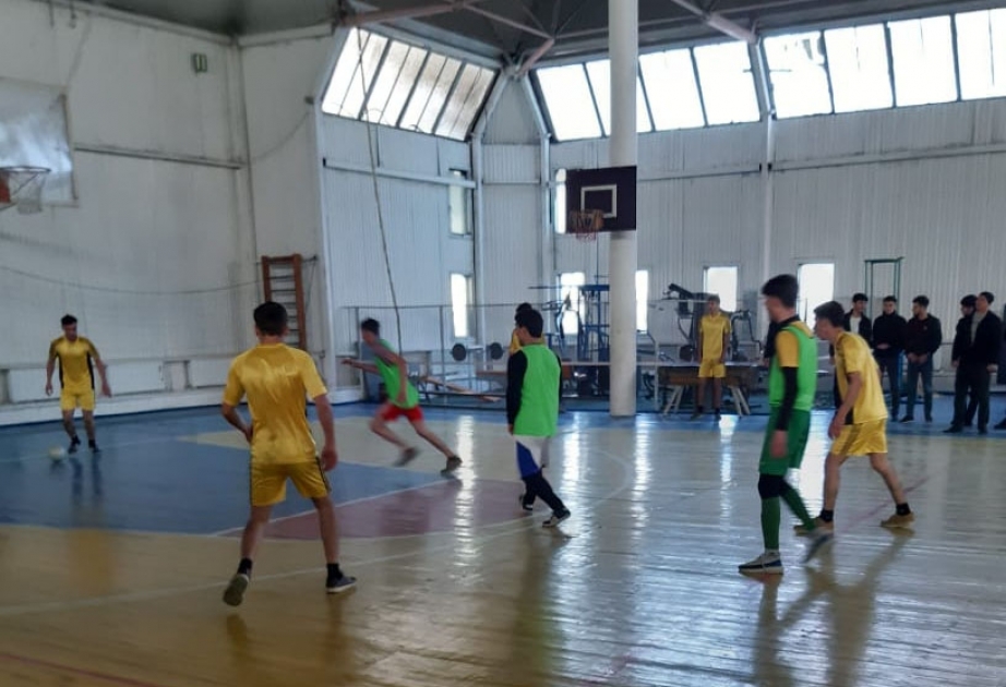 Mingəçevirdə tələbələr minifutbol yarışlarında qüvvələrini sınayıblar