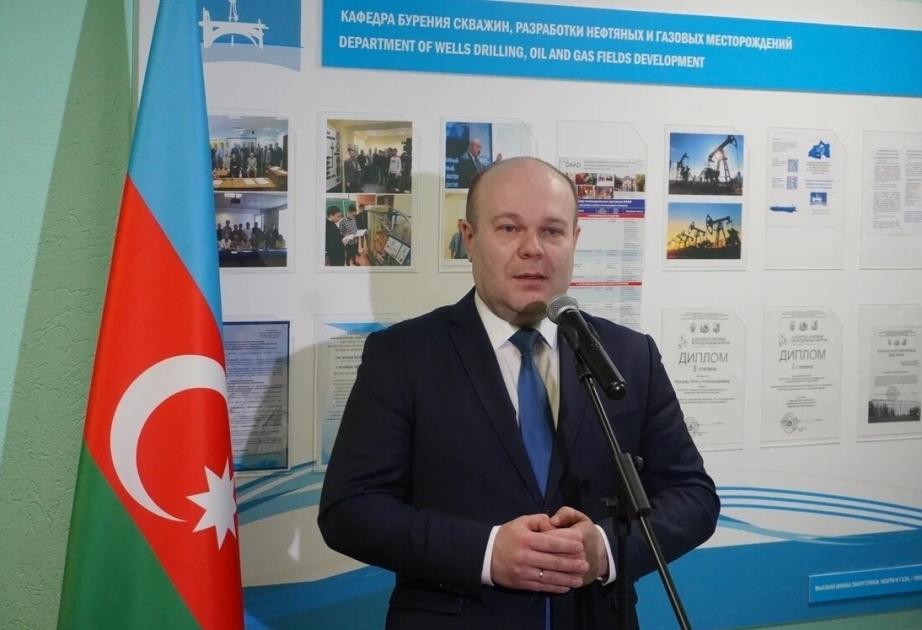 Se inaugura el laboratorio que lleva el nombre de Farman Salmanov en la universidad de Arkhangelsk