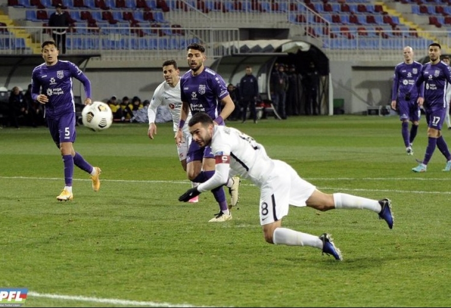 “Neftçi”nin futbolçusu Emin Mahmudovun “Sumqayıt”a vurduğu iki qoldan birincisi yubileylə əlamətdar olub