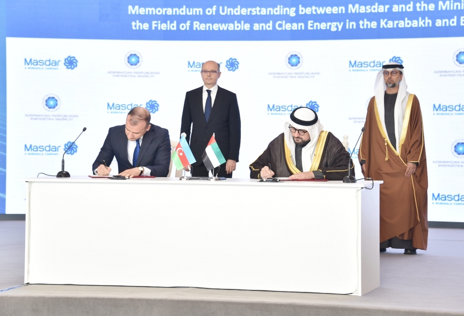 Azerbaiyán y Emiratos Árabes Unidos firman varios memorandos de entendimiento en el sector de la energía