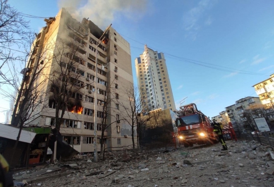 Ukraine : un immeuble résidentiel visé à Kiev