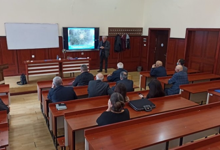 В Бакинском госуниверситете прошел семинар «Кристаллы, квазикристаллы и тюркское народное искусство»