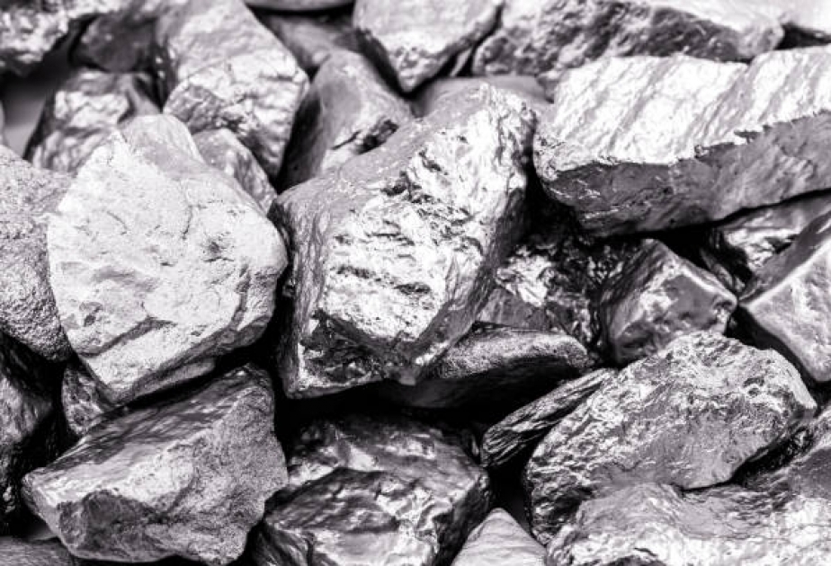 贵金属矿石和精矿产量减少