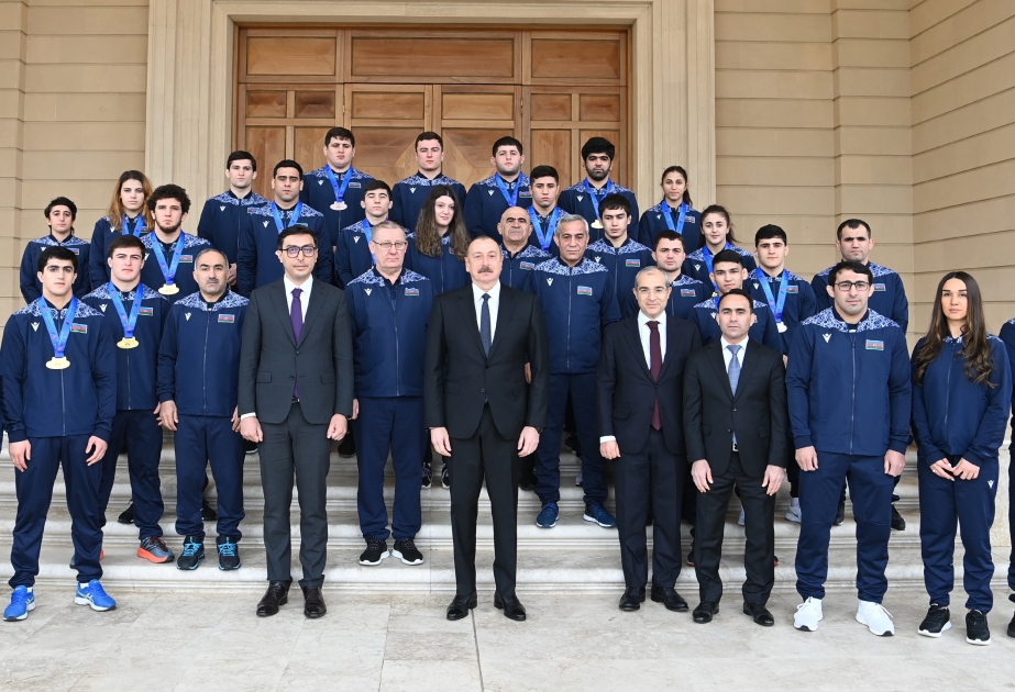 President Ilham Aliyev received members of Azerbaijani team participating in 7th European Wrestling Championships in Bulgaria VIDEO