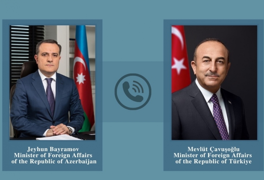 Les chefs de la diplomatie azerbaïdjanaise et turque ont eu un entretien téléphonique