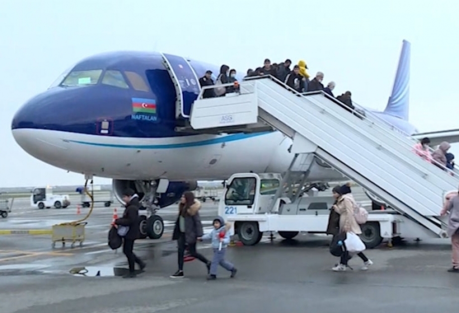 Otros 184 ciudadanos azerbaiyanos fueron evacuados desde Rumanía debido a la situación en Ucrania