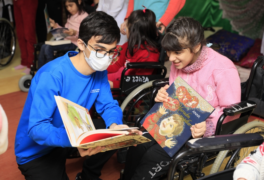 Фонд Гейдара Алиева подарил детским домам и школам-интернатам книги