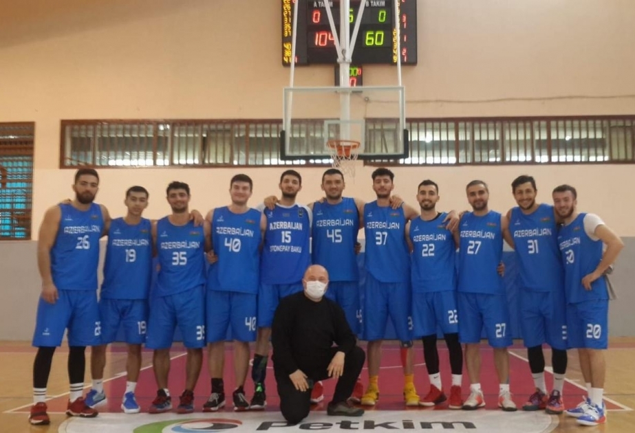 Kişi basketbolçulardan ibarət Azərbaycan yığması Türkiyənin "Uşak Basketbol" komandasını məğlub edib