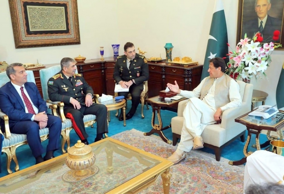 Pakistan’s PM meets with Azerbaijan’s defense minister