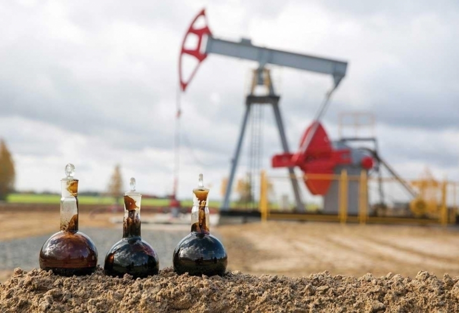 Цена азербайджанской нефти приближается к 124 долларам