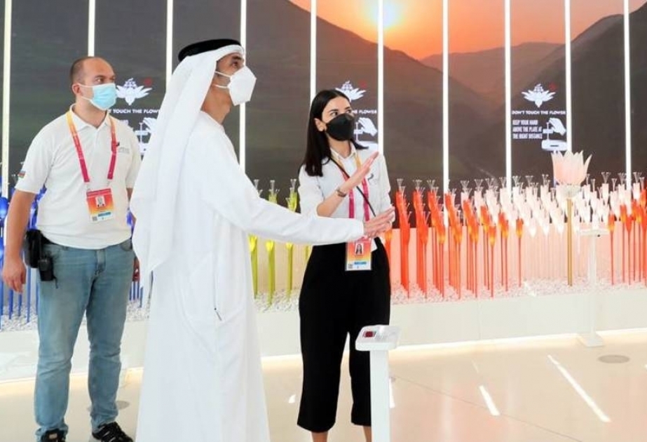 Ministro de Comercio Exterior de los EAU visita el pabellón de Azerbaiyán en "Dubai Expo 2020"
