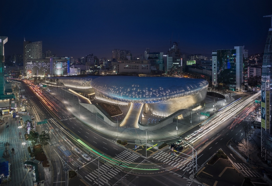 Dongdaemun Design Plaza – another masterpiece by Zaha Hadid, “Queen of the curve”