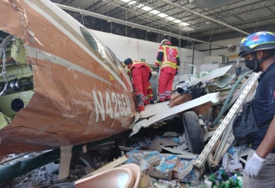 3 dead as small plane crashes into Mexican grocery store