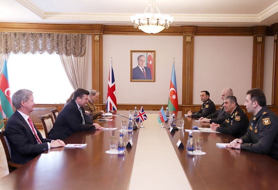 Azerbaijan, UK discuss cooperation in defense sphere