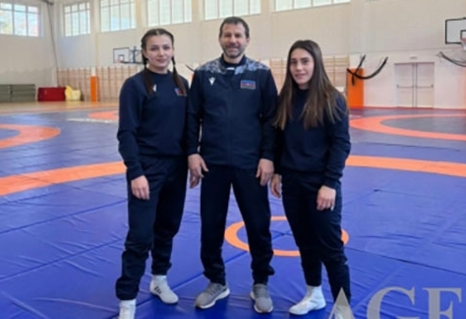 Two Azerbaijani female wrestlers to battle for bronzes at European Championships