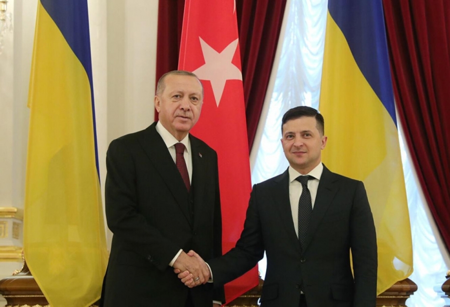 Türkiyə və Ukrayna dövlət başçıları İstanbuldakı görüşün nəticələrini müzakirə ediblər