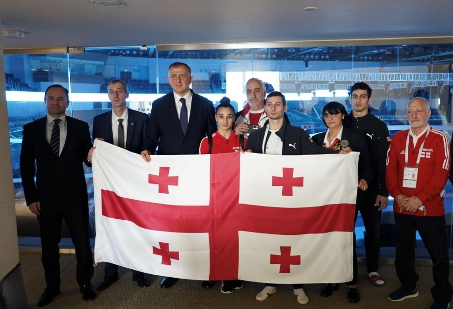 Embajador georgiano se reúne con atletas de su país en el marco de la Copa del Mundo de Gimnasia Artística de la FIG en Bakú