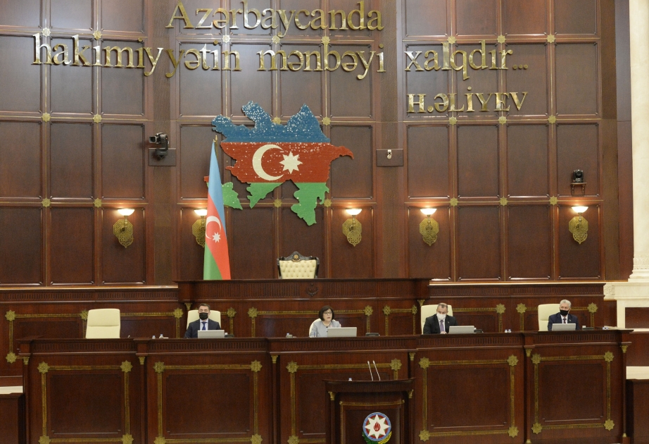 Milli Məclisin iclasında Bələdiyyələrin fəaliyyətinə inzibati nəzarəti həyata keçirən orqanın illik məruzəsi dinlənilib