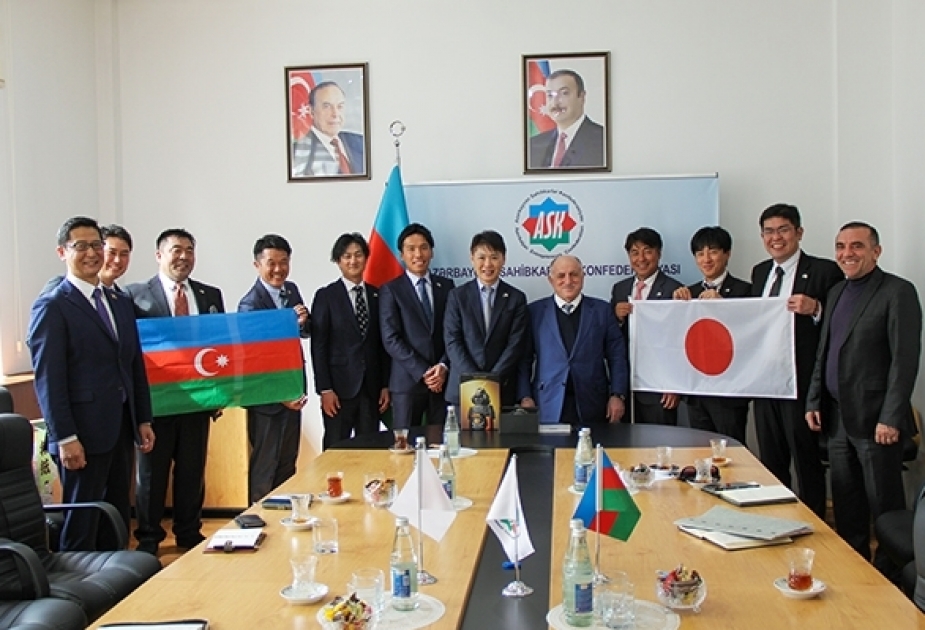 Los inversores japoneses visitan la Confederación de Empresarios de Azerbaiyán