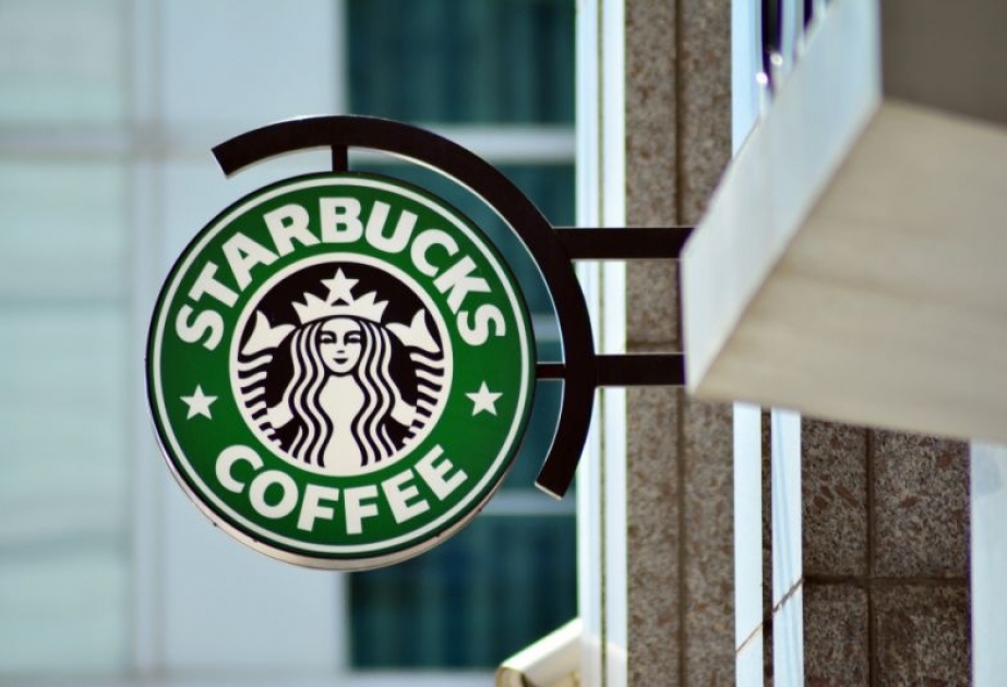 “Starbucks” Romada ilk mağazasını açıb
