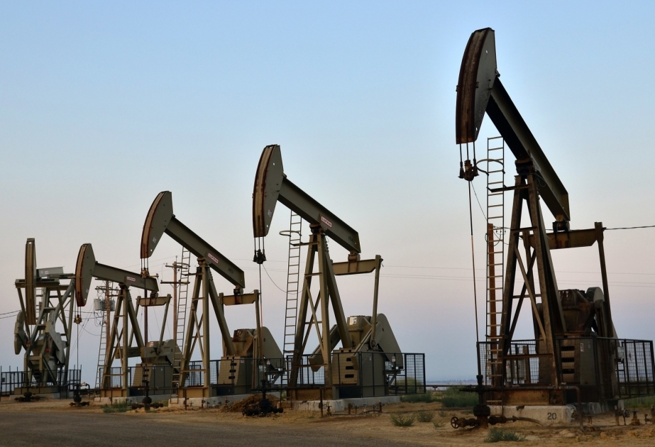برميل من "آذري لايت" يباع 108.62 دولار