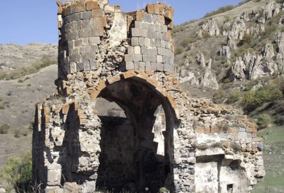 Varazgun Temple - ancient Albanian monument located in Lachin district